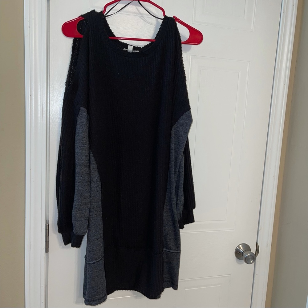 Umgee cold shoulder sweater dress tunic sz med Guc